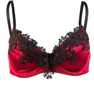 NEW * Red Burgundy Satin Black Lace Lingerie Set * Size Medium